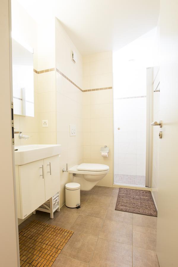 Cave Du Treyblanc Bed & Breakfast Luins Luaran gambar