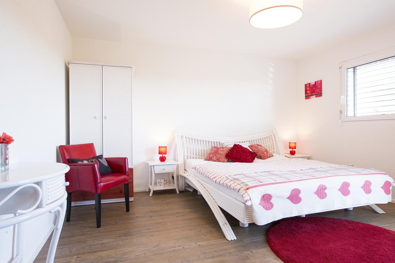 Cave Du Treyblanc Bed & Breakfast Luins Luaran gambar