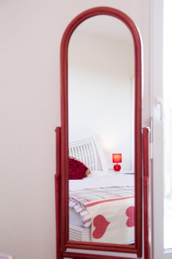 Cave Du Treyblanc Bed & Breakfast Luins Luaran gambar
