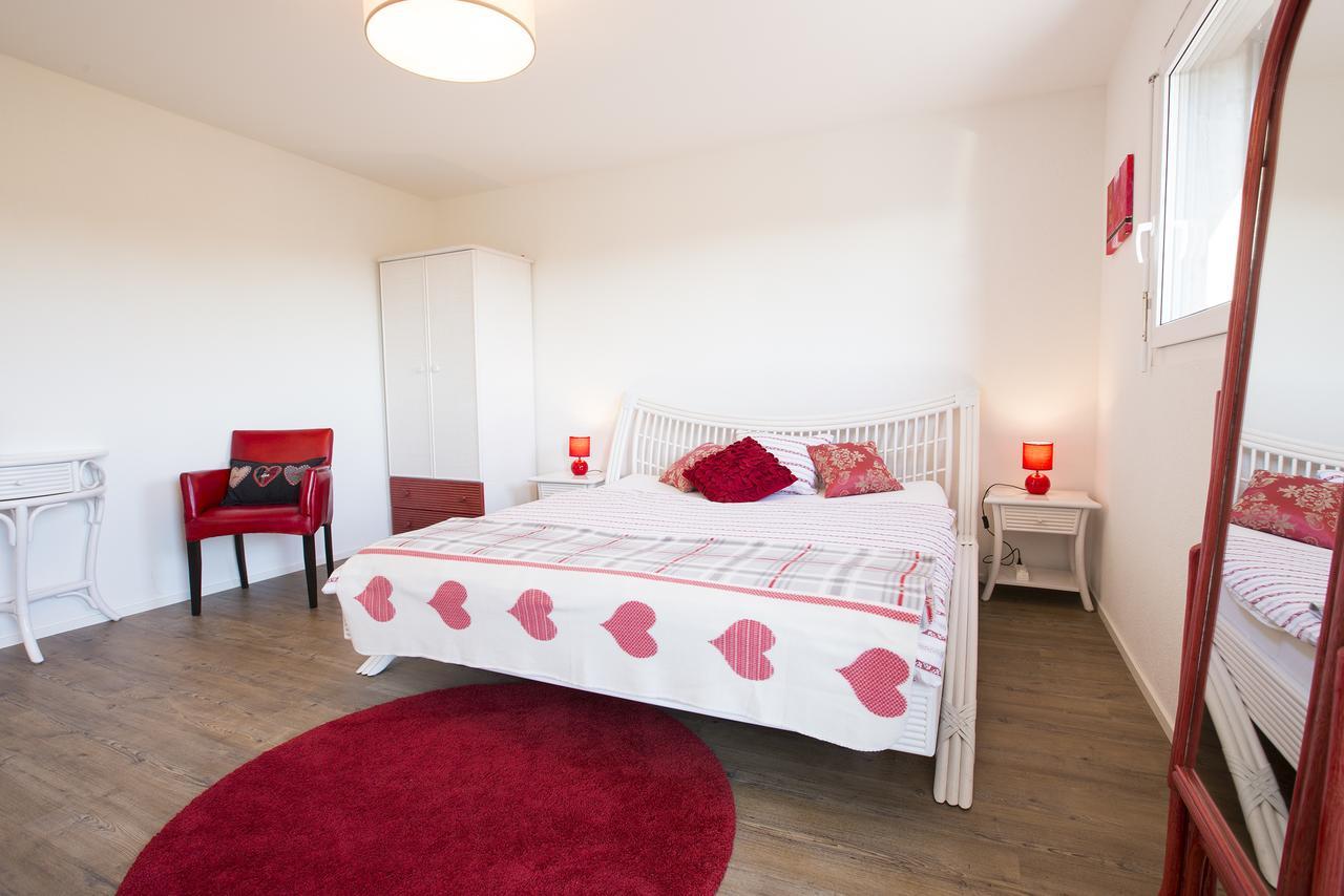 Cave Du Treyblanc Bed & Breakfast Luins Luaran gambar