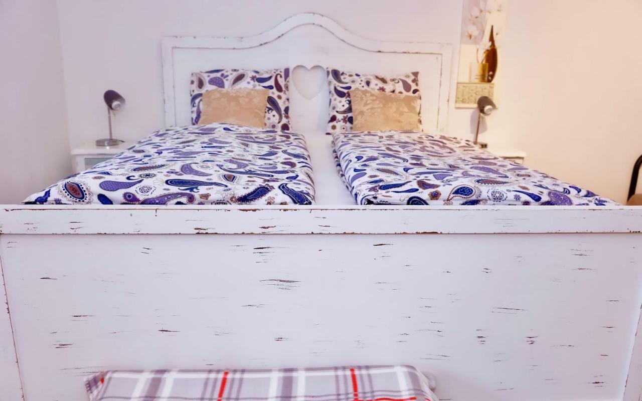 Cave Du Treyblanc Bed & Breakfast Luins Luaran gambar